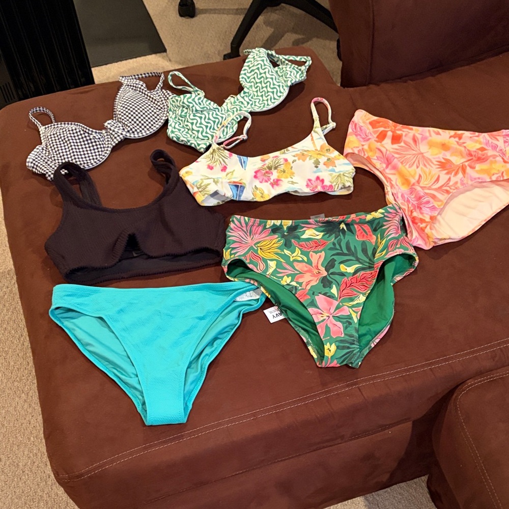Women’s Old Navy Bikinis bathing suits swim